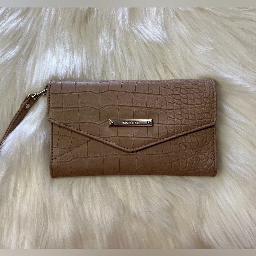 Nine West Wristlet